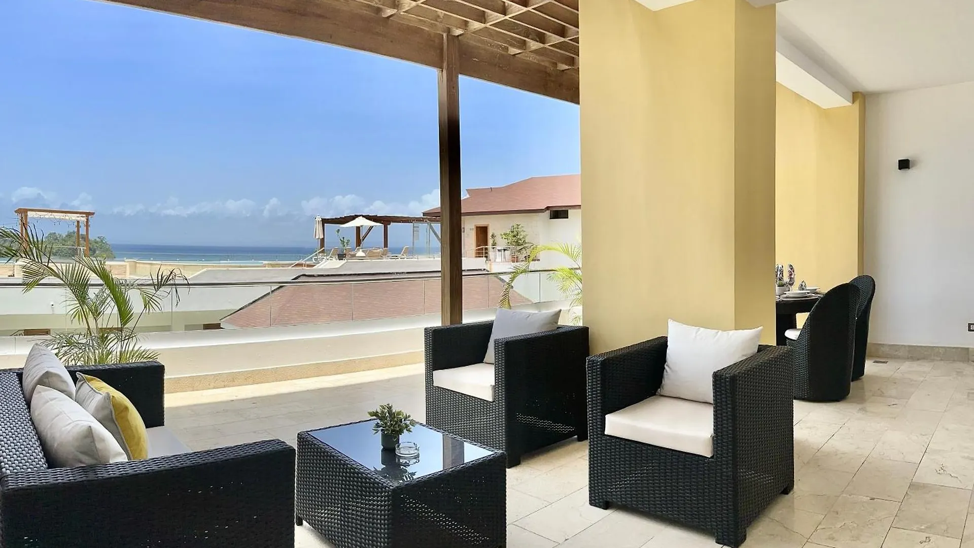 Hacienda Samana Bay Residences联系方式